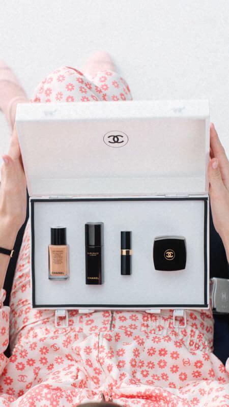 coperta da viaggio chanel|CHANEL Beauty Essentials Kits – Travel Kit .